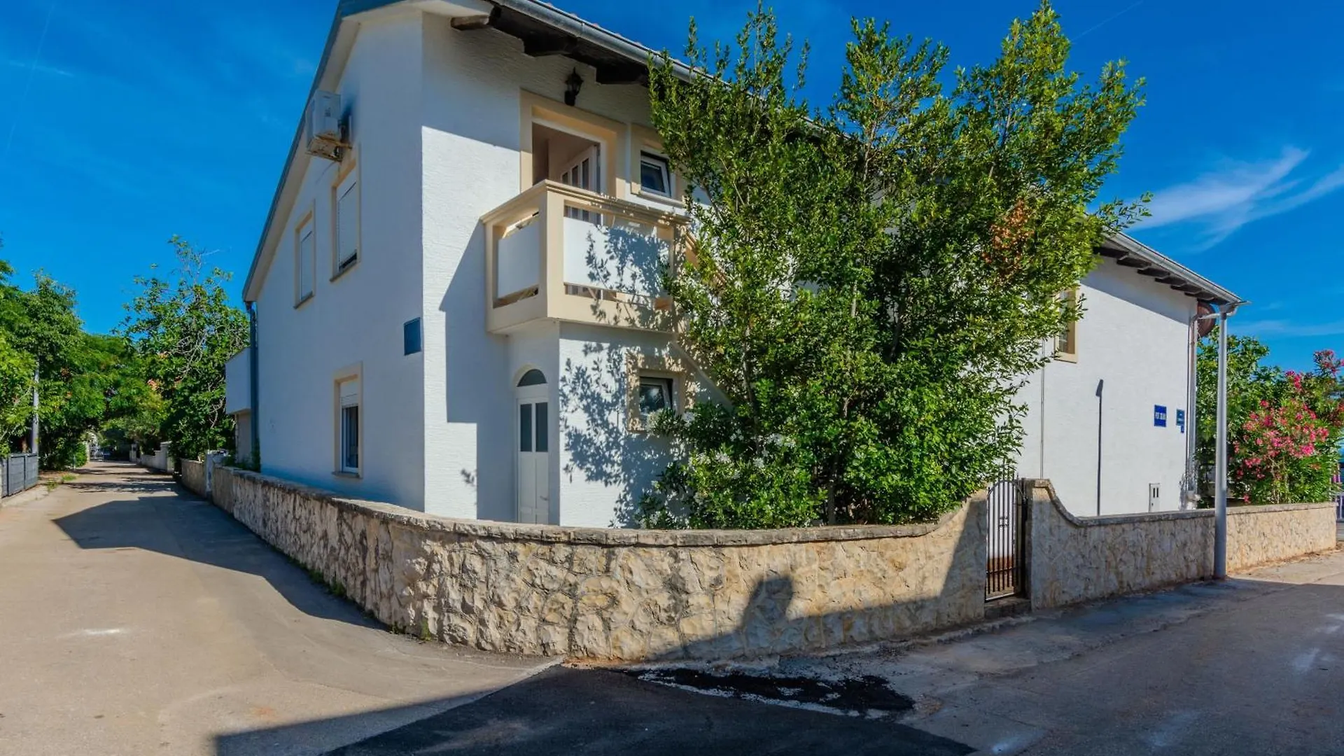 Apartments By The Sea Vir - 23519